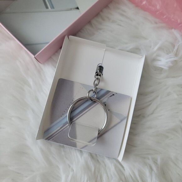 Limited Edition Glossier Members Only Keychain w/ Pouch and Summer 24 Sticker - Picture 3 of 6